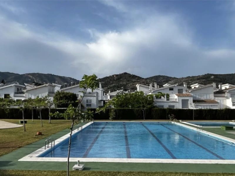 3 soveværelse Semi-Rækkehus til salg i Benicassim med garage - € 635.000 (Ref: 9980618)