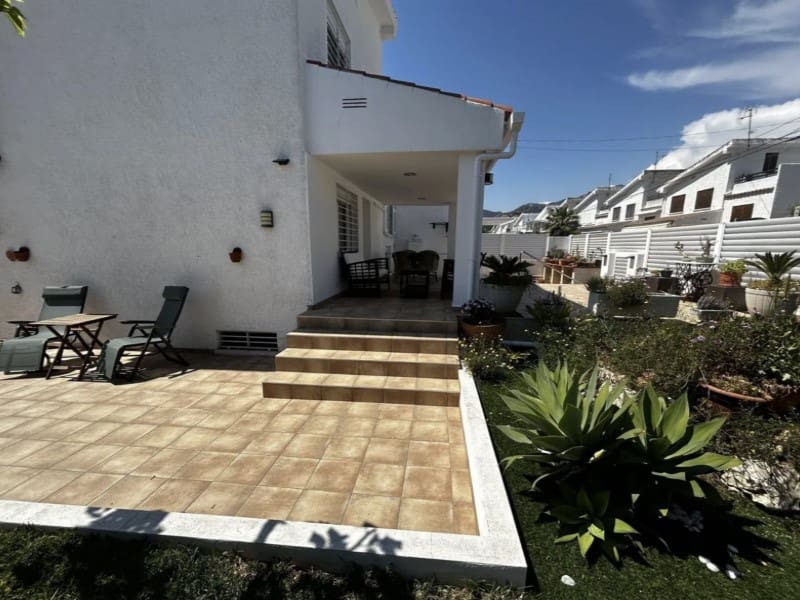 3 soveværelse Semi-Rækkehus til salg i Benicassim med garage - € 635.000 (Ref: 9980618)