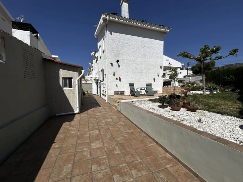 3 soveværelse Semi-Rækkehus til salg i Benicassim med garage - € 635.000 (Ref: 9980618)