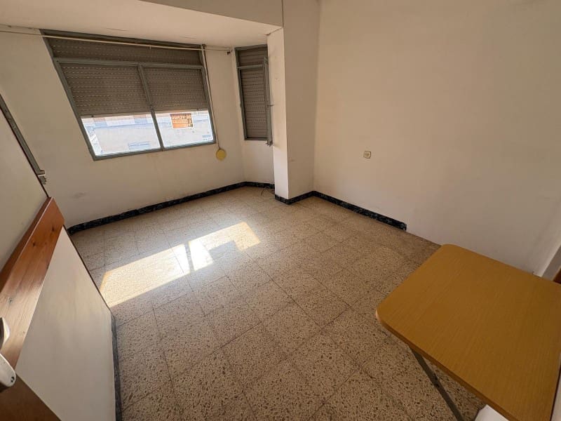 Townhouse for sale in Benlloch - € 105,000 (Ref: 9980629)