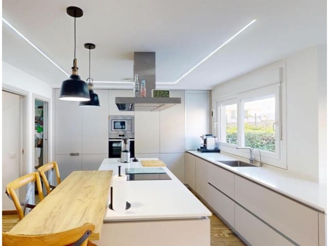 3 slaapkamer Villa te koop in Benicàssim - € 530.000 (Ref: 9980631)
