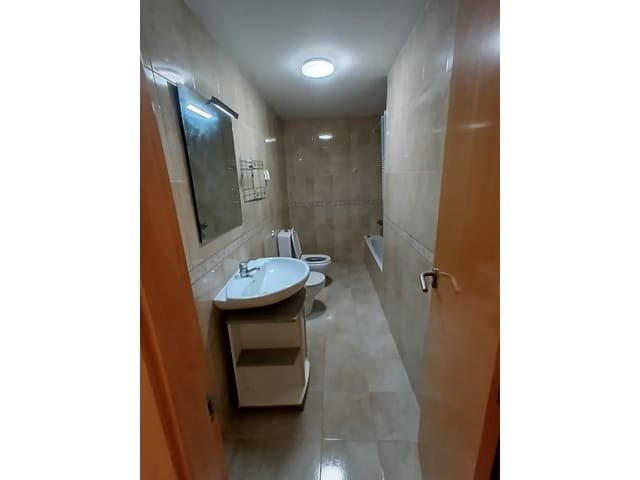 2 slaapkamer Appartement te koop in Oeste, Castelló de la Plana met garage - € 122.000 (Ref: 9982906)