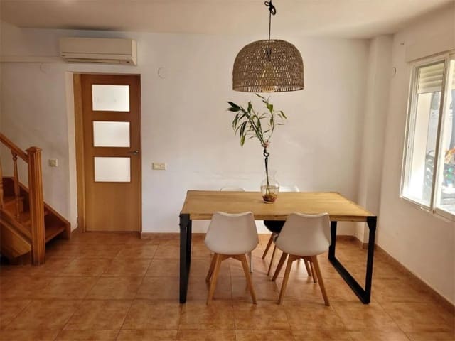4 soveværelse Villa til salg i Benicàssim med swimmingpool - € 549.000 (Ref: 9982908)