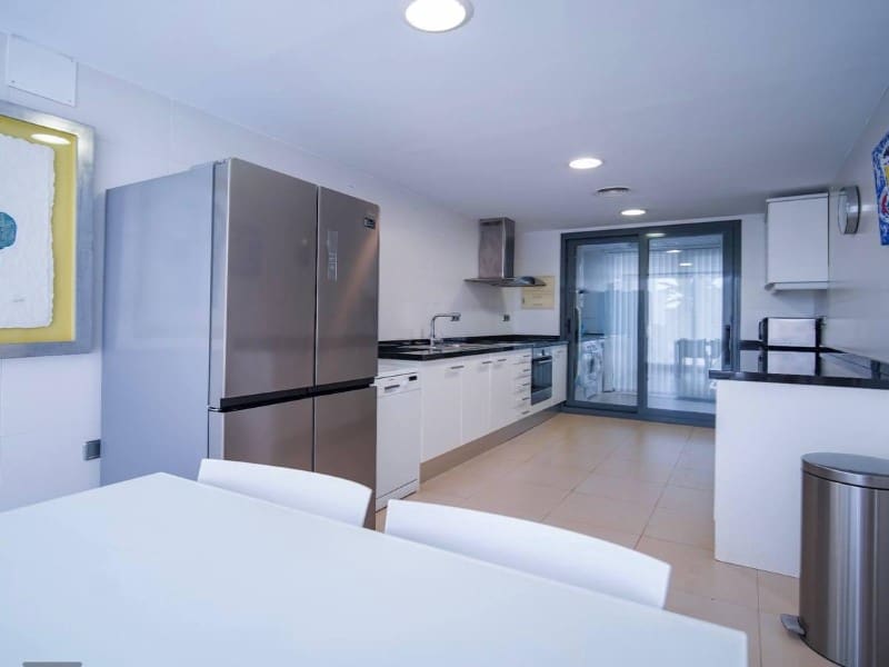3 soveværelse Semi-Rækkehus til salg i Oropesa  med garage - € 880.000 (Ref: 9990644)