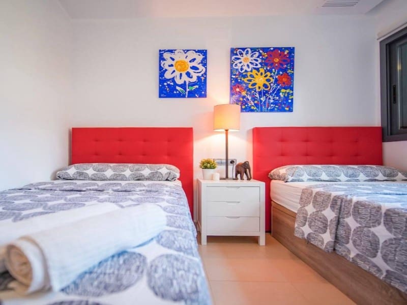 3 soveværelse Semi-Rækkehus til salg i Oropesa  med garage - € 880.000 (Ref: 9990644)