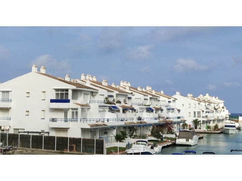 Flat for sale in Alcossebre with garage - € 299,500 (Ref: 9994171)