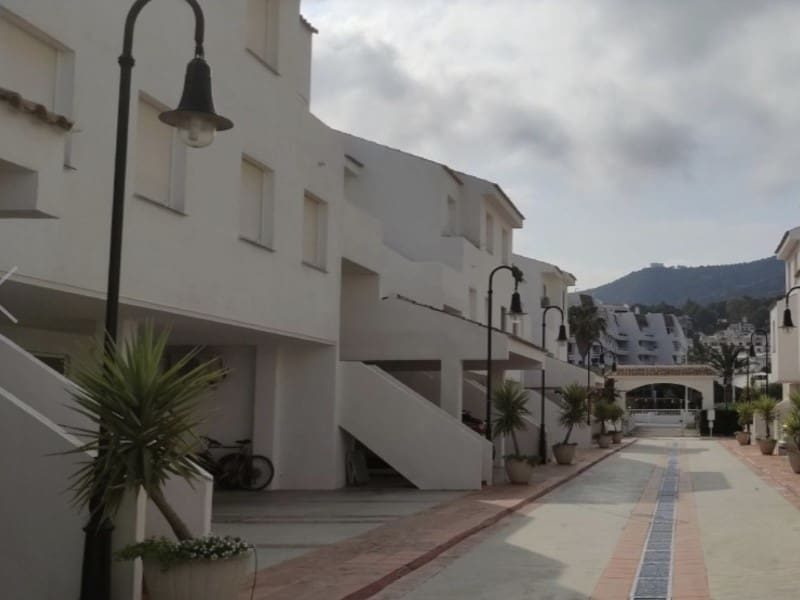 Flat for sale in Alcossebre with garage - € 299,500 (Ref: 9994171)
