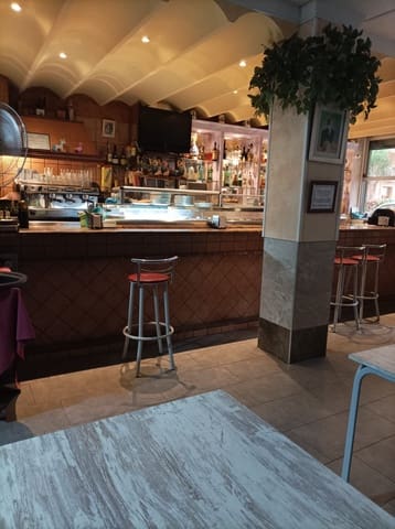 Restaurang/Bar till salu i Torrevieja med garage - 420 000 € (Ref: 10018169)