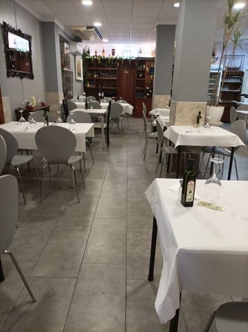 Restaurang/Bar till salu i Torrevieja med garage - 420 000 € (Ref: 10018169)