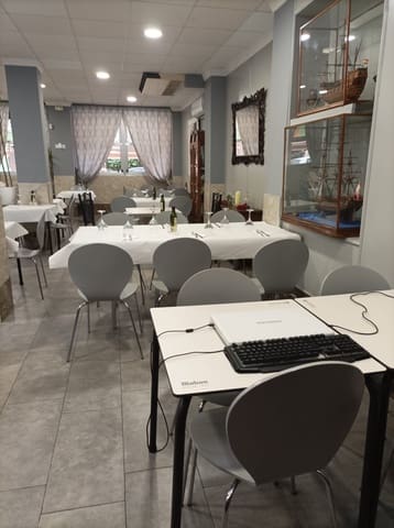 Restaurang/Bar till salu i Torrevieja med garage - 420 000 € (Ref: 10018169)