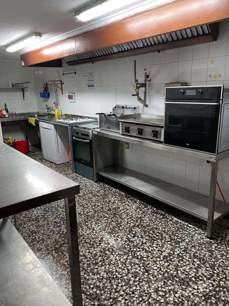 Restaurang/Bar till salu i Torrevieja med garage - 395 000 € (Ref: 10018170)