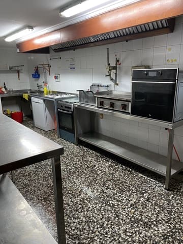 Restaurang/Bar till salu i Torrevieja med garage - 395 000 € (Ref: 10018170)