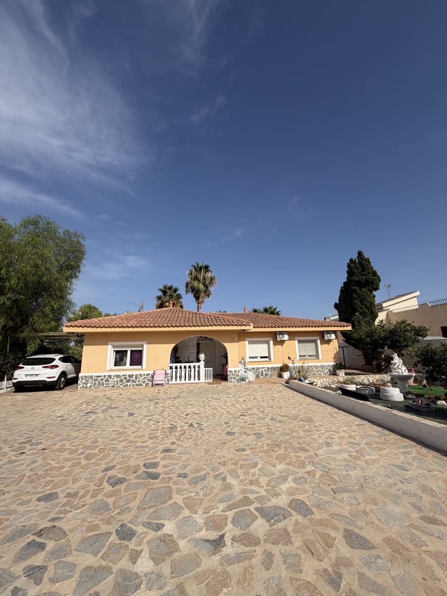 Casa de 4 habitaciones en Muchamiel / Mutxamel en venta con piscina garaje - 580.000 € (Ref: 10062294)
