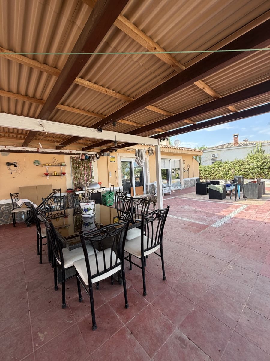 Casa de 4 habitaciones en Muchamiel / Mutxamel en venta con piscina garaje - 580.000 € (Ref: 10062294)
