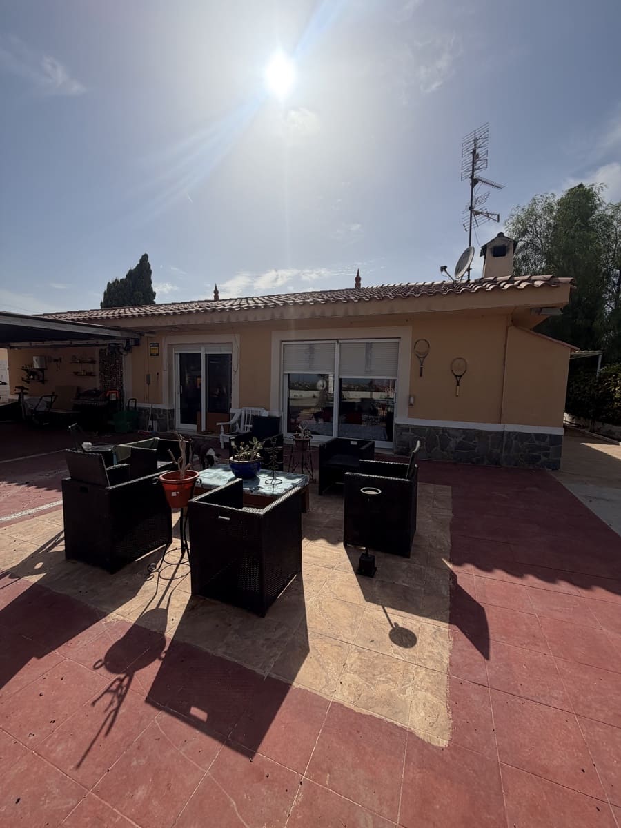 Casa de 4 habitaciones en Muchamiel / Mutxamel en venta con piscina garaje - 580.000 € (Ref: 10062294)