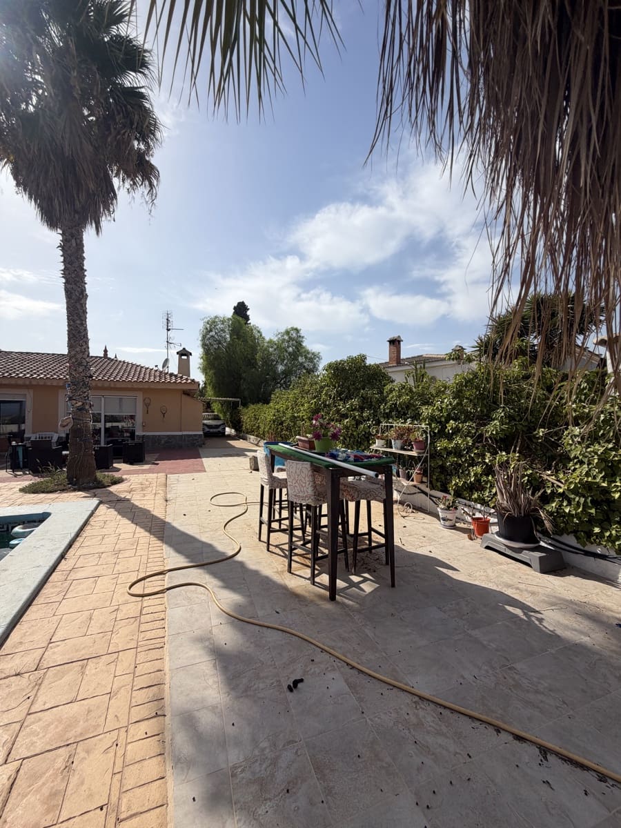 Casa de 4 habitaciones en Muchamiel / Mutxamel en venta con piscina garaje - 580.000 € (Ref: 10062294)
