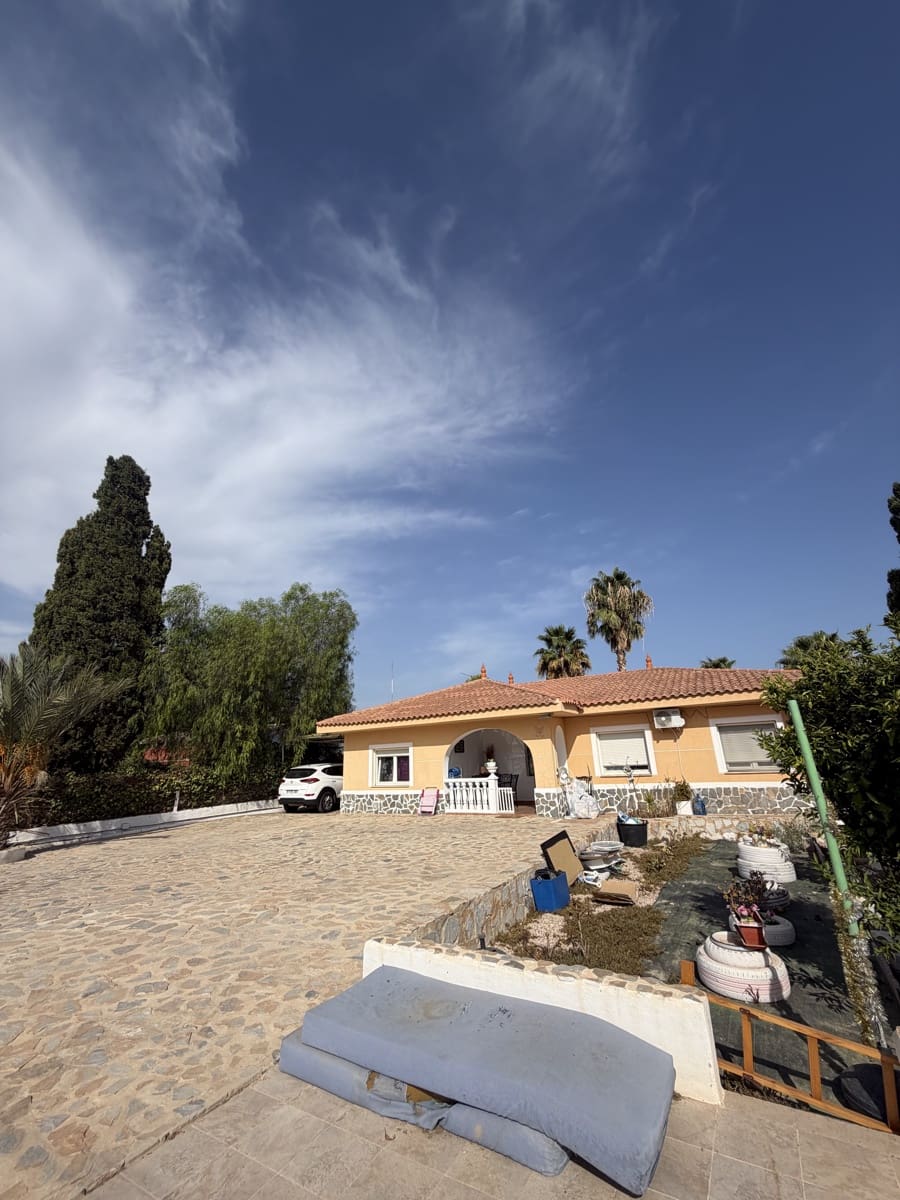 Casa de 4 habitaciones en Muchamiel / Mutxamel en venta con piscina garaje - 580.000 € (Ref: 10062294)