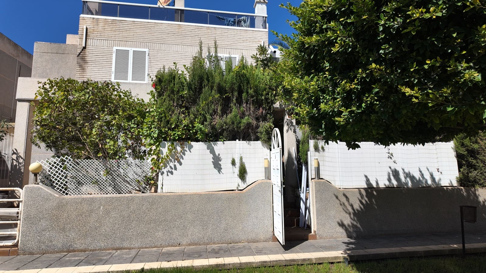 2 sovrum Radhus till salu i Torrevieja med pool garage - 320 000 € (Ref: 10099558)