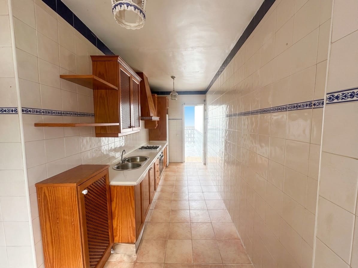 4 makuuhuone Omakotitalo myytävänä paikassa Beniajan - 164 000 € (Ref: 10132935)