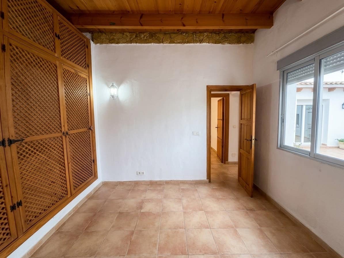 4 makuuhuone Omakotitalo myytävänä paikassa Beniajan - 164 000 € (Ref: 10132935)