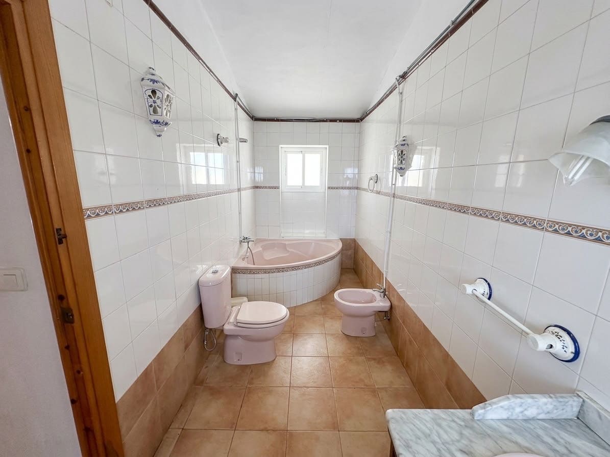 4 makuuhuone Omakotitalo myytävänä paikassa Beniajan - 164 000 € (Ref: 10132935)