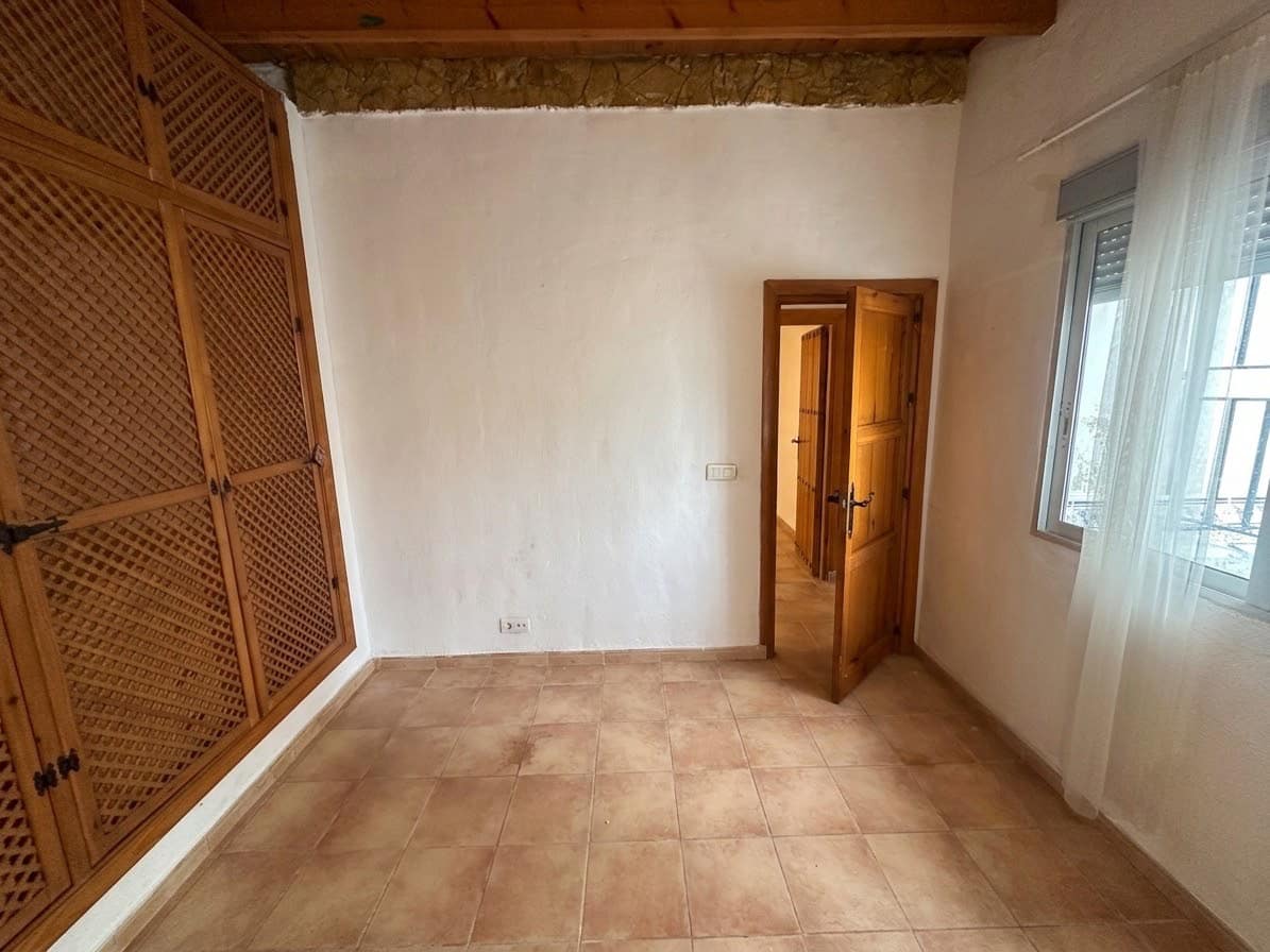 4 makuuhuone Omakotitalo myytävänä paikassa Beniajan - 164 000 € (Ref: 10132935)