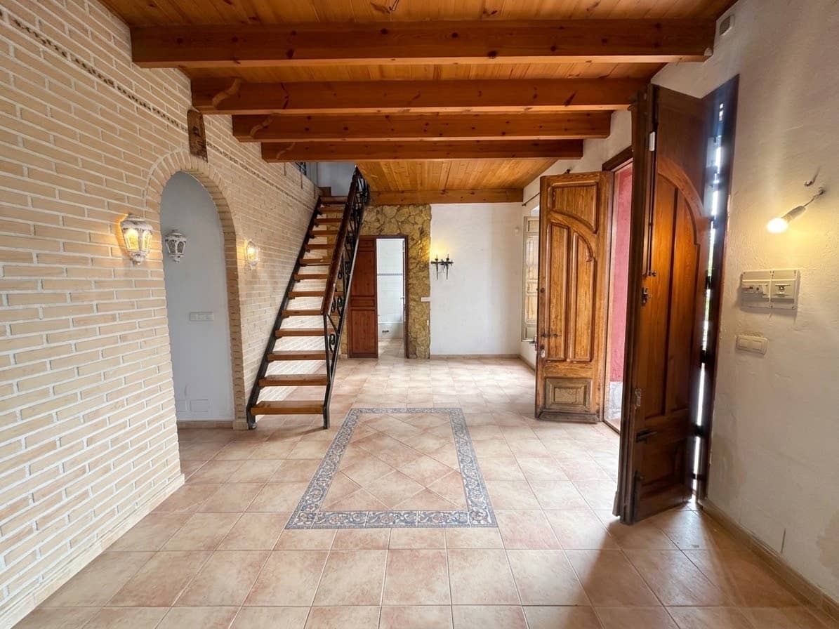 4 makuuhuone Omakotitalo myytävänä paikassa Beniajan - 164 000 € (Ref: 10132935)
