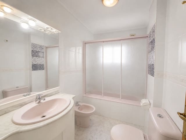 3 quarto Apartamento para venda em Torrevieja - 138 000 € (Ref: 9999466)