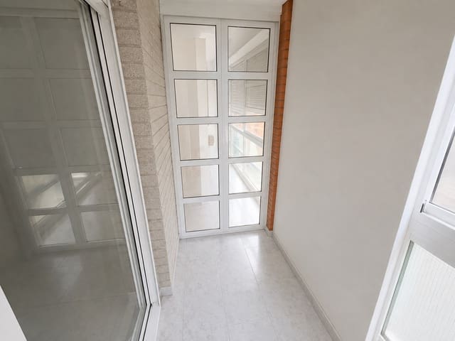3 quarto Apartamento para venda em Torrevieja - 138 000 € (Ref: 9999466)