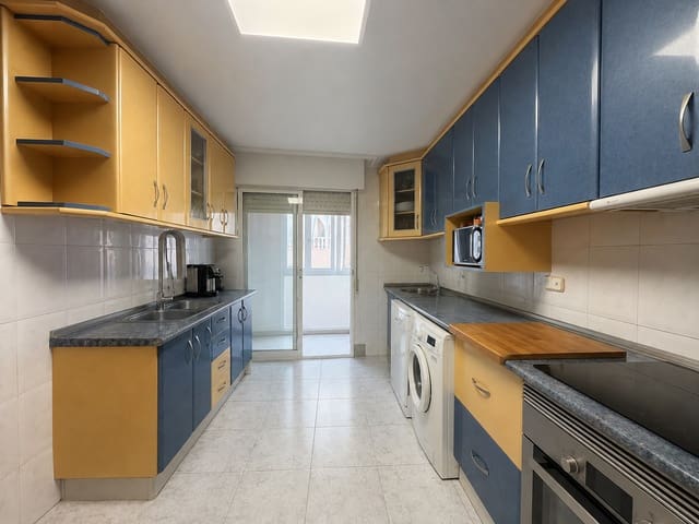 3 quarto Apartamento para venda em Torrevieja - 138 000 € (Ref: 9999466)