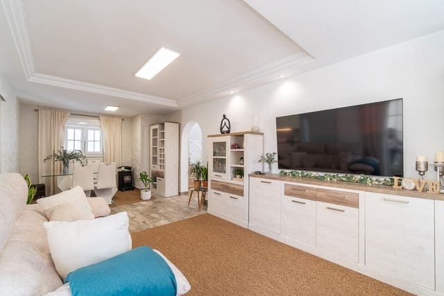 4 soveværelse Villa til salg i San Miguel de Salinas med swimmingpool garage - € 365.000 (Ref: 9999470)