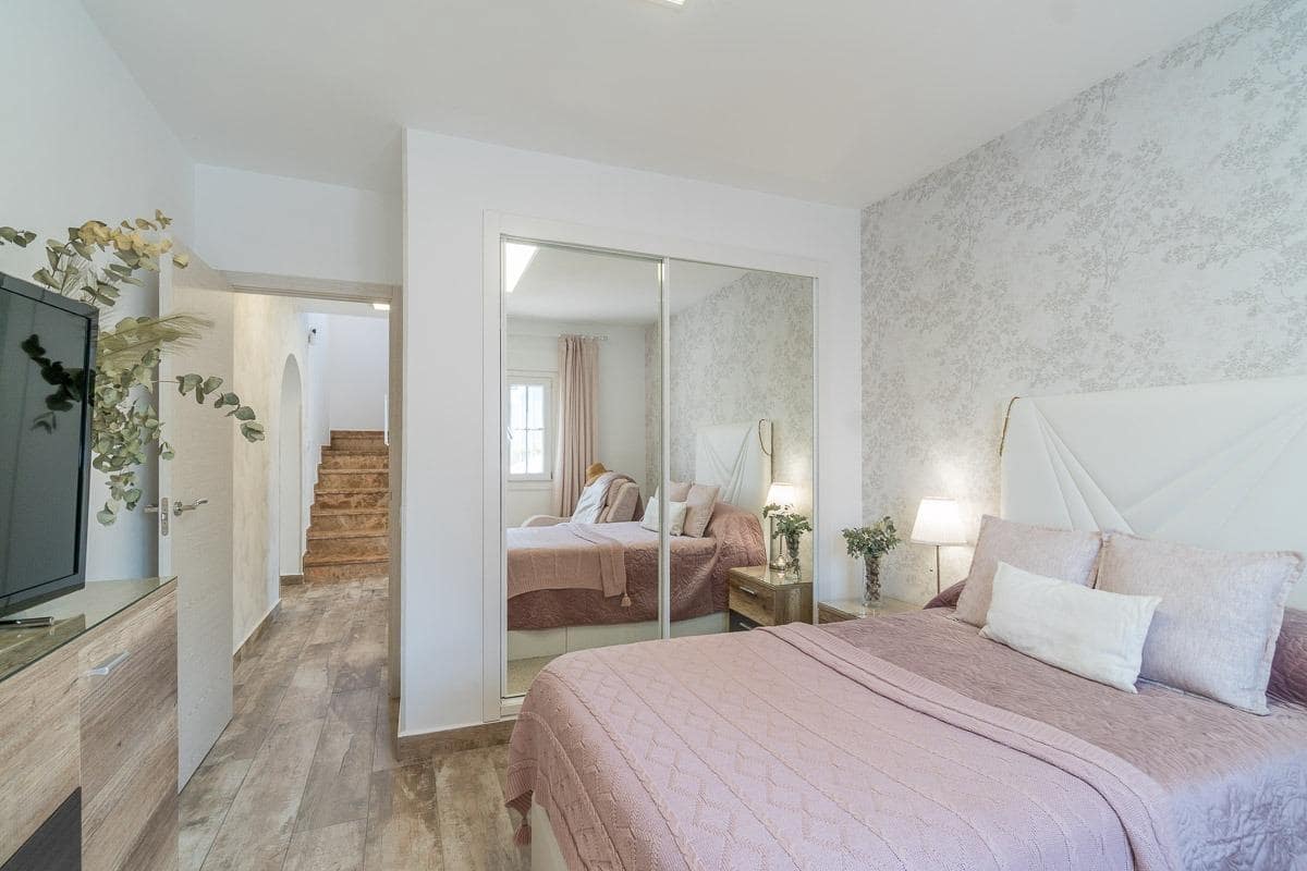 4 slaapkamer Villa te koop in San Miguel de Salinas met zwembad garage - € 365.000 (Ref: 9999470)
