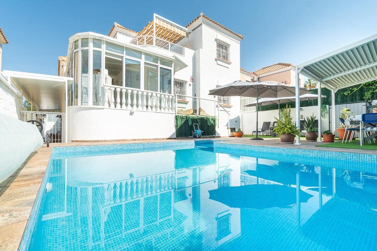 4 slaapkamer Villa te koop in San Miguel de Salinas met zwembad garage - € 365.000 (Ref: 9999470)