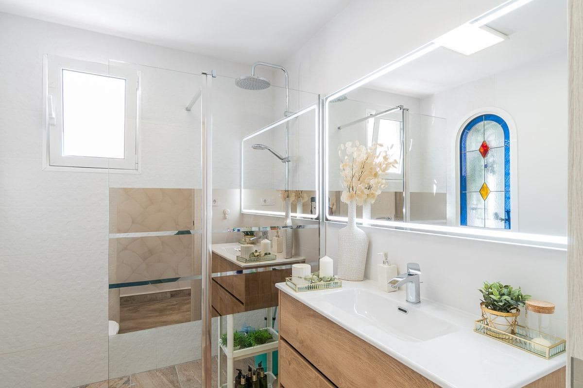 4 slaapkamer Villa te koop in San Miguel de Salinas met zwembad garage - € 365.000 (Ref: 9999470)