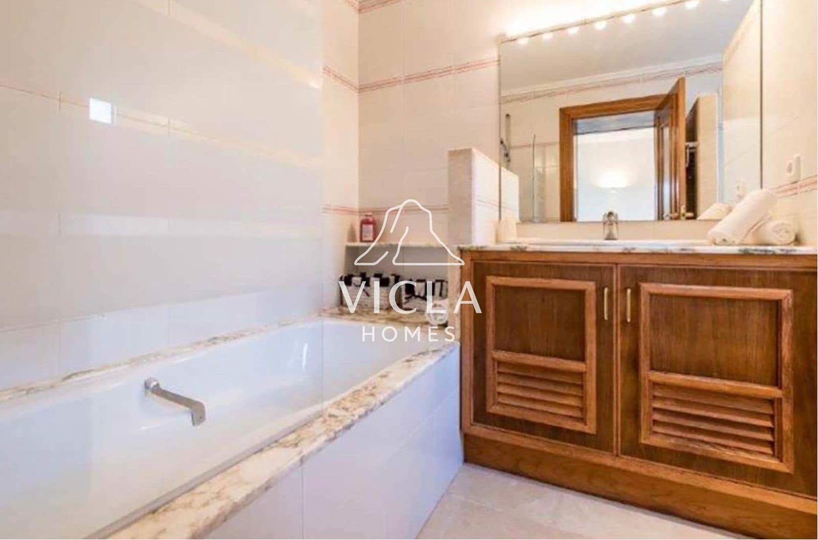 Chalet de 6 habitaciones en Nuestra Señora de Jesus en venta con piscina garaje - 5.200.000 € (Ref: 10035747)