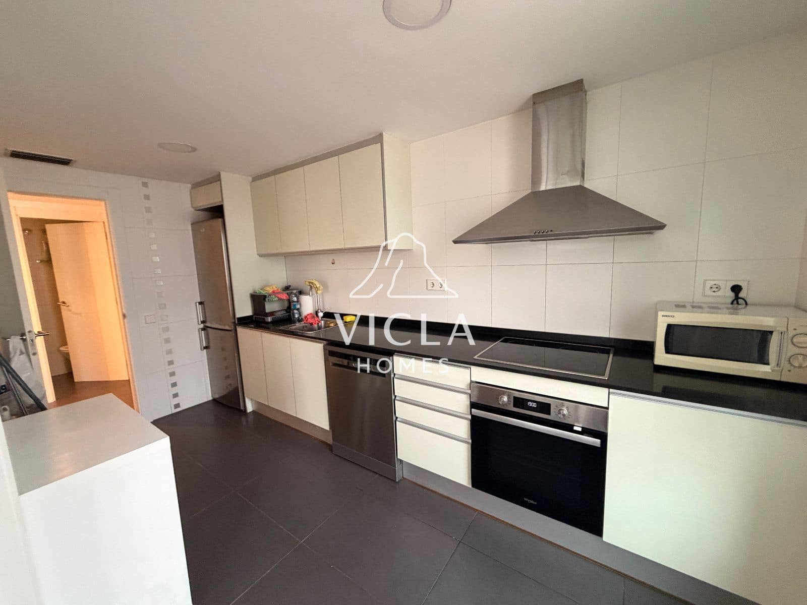 3 slaapkamer Flat te huur in Cala d'en Bou met zwembad garage - € 2.000 (Ref: 10086638)