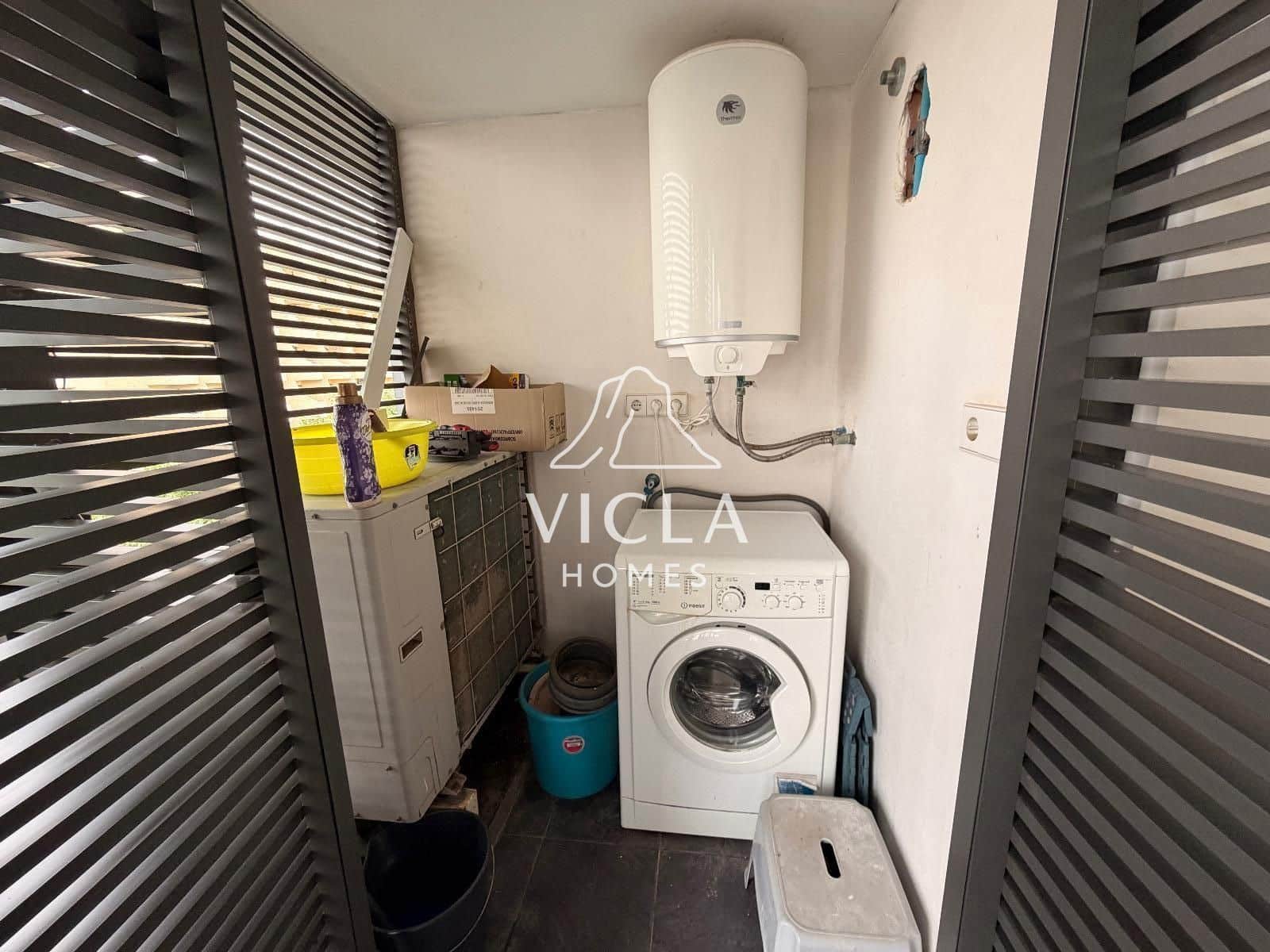 3 slaapkamer Flat te huur in Cala d'en Bou met zwembad garage - € 2.000 (Ref: 10086638)