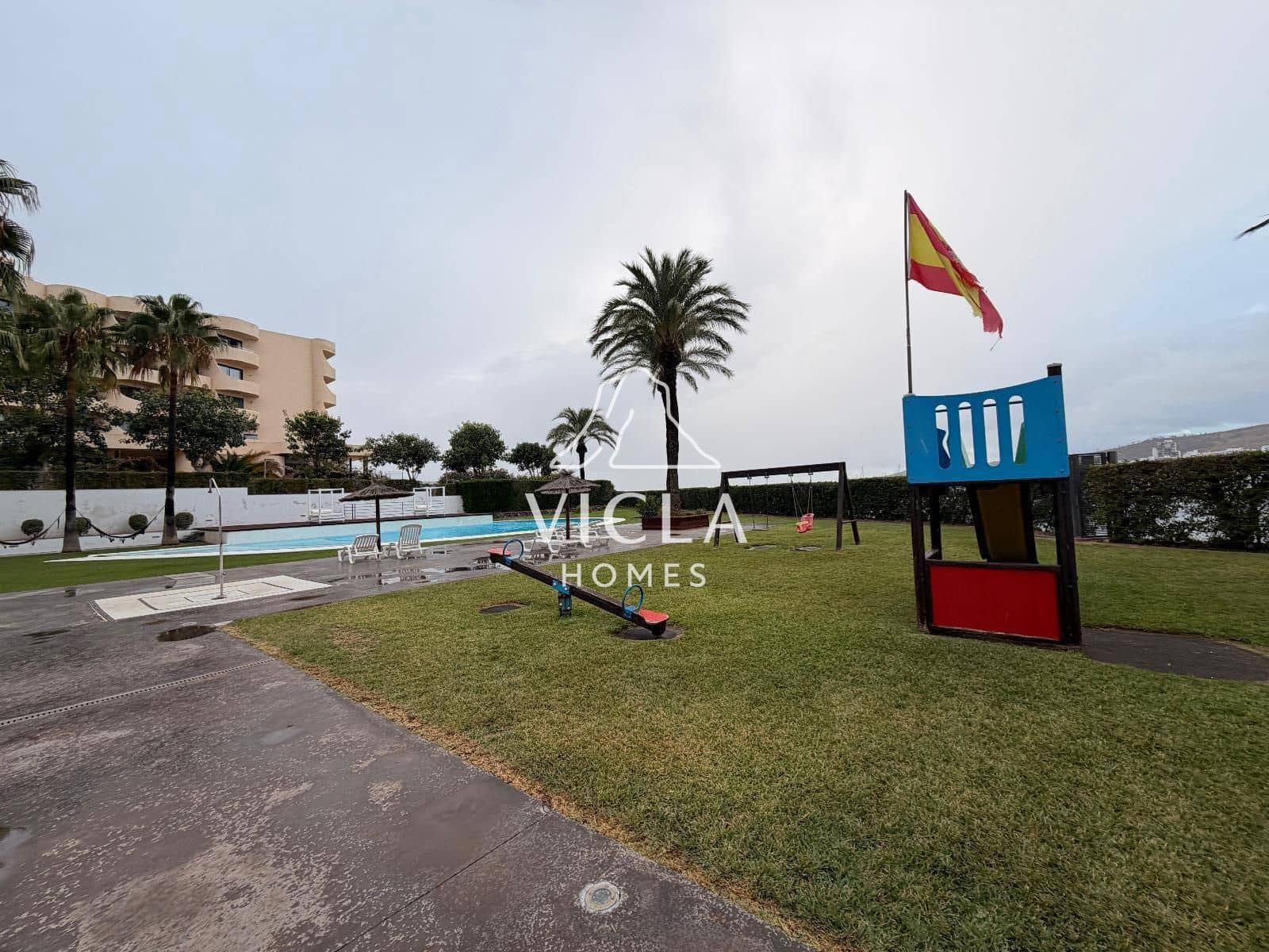 3 slaapkamer Flat te huur in Cala d'en Bou met zwembad garage - € 2.000 (Ref: 10086638)
