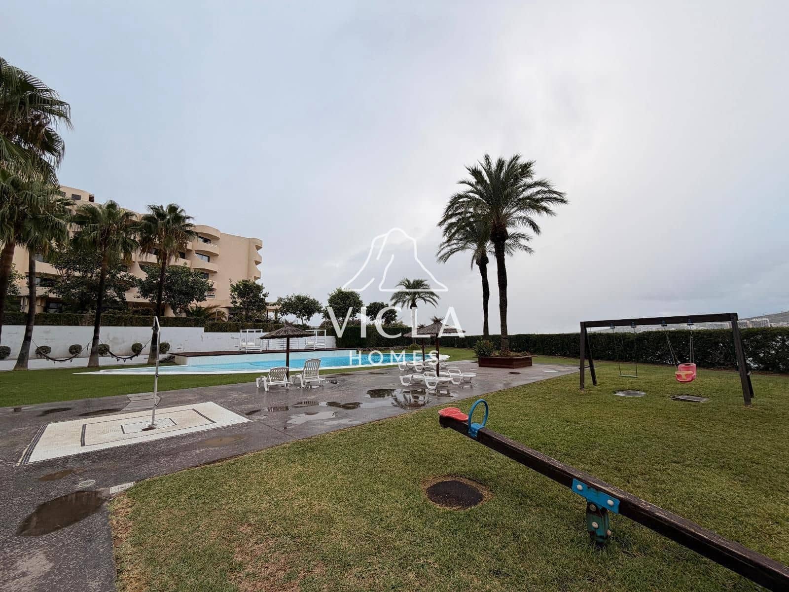 3 slaapkamer Flat te huur in Cala d'en Bou met zwembad garage - € 2.000 (Ref: 10086638)