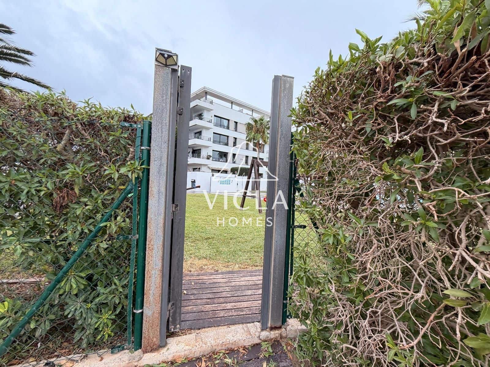3 slaapkamer Flat te huur in Cala d'en Bou met zwembad garage - € 2.000 (Ref: 10086638)