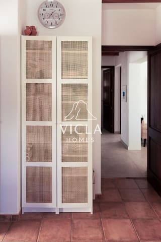 2 soverom Leilighet til leie i Nuestra Señora de Jesus, Santa Eulalia / Santa Eularia med garasje - € 3 000 (Ref: 10101422)