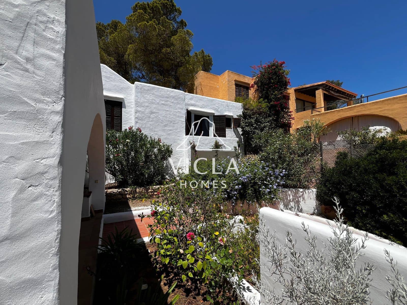2 quarto Moradia para arrendar em Es Cubells com piscina garagem - 7 500 € (Ref: 10102981)