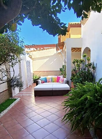 Adosado de 4 habitaciones en Chiclana de la Frontera en venta con garaje - 339.000 € (Ref: 9987282)