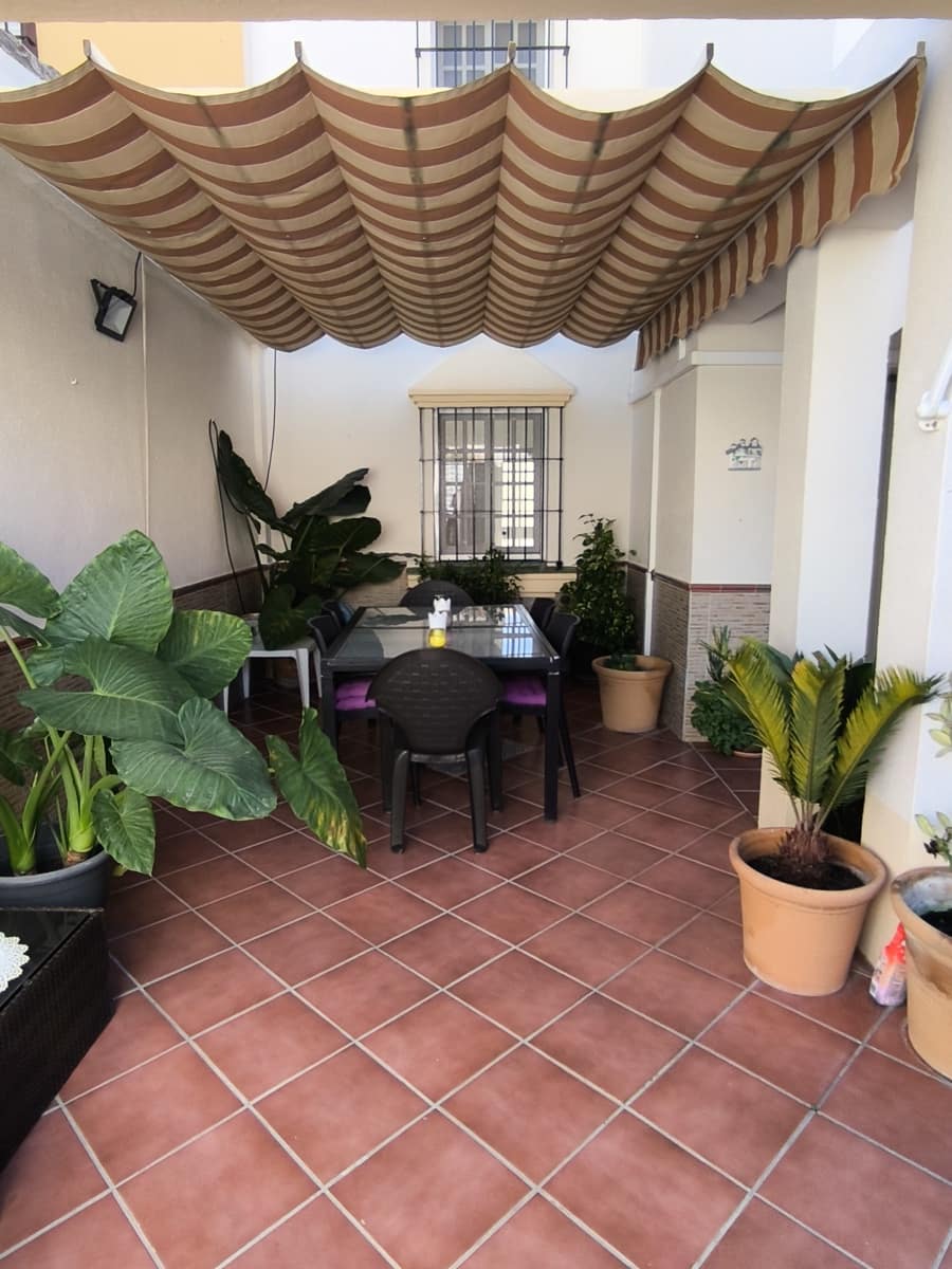 4 Zimmer Reihenhaus zu verkaufen in Chiclana de la Frontera mit Garage - 339.000 € (Ref: 9987282)