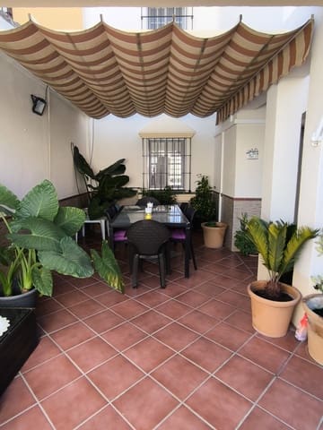 Adosado de 4 habitaciones en Chiclana de la Frontera en venta con garaje - 339.000 € (Ref: 9987282)