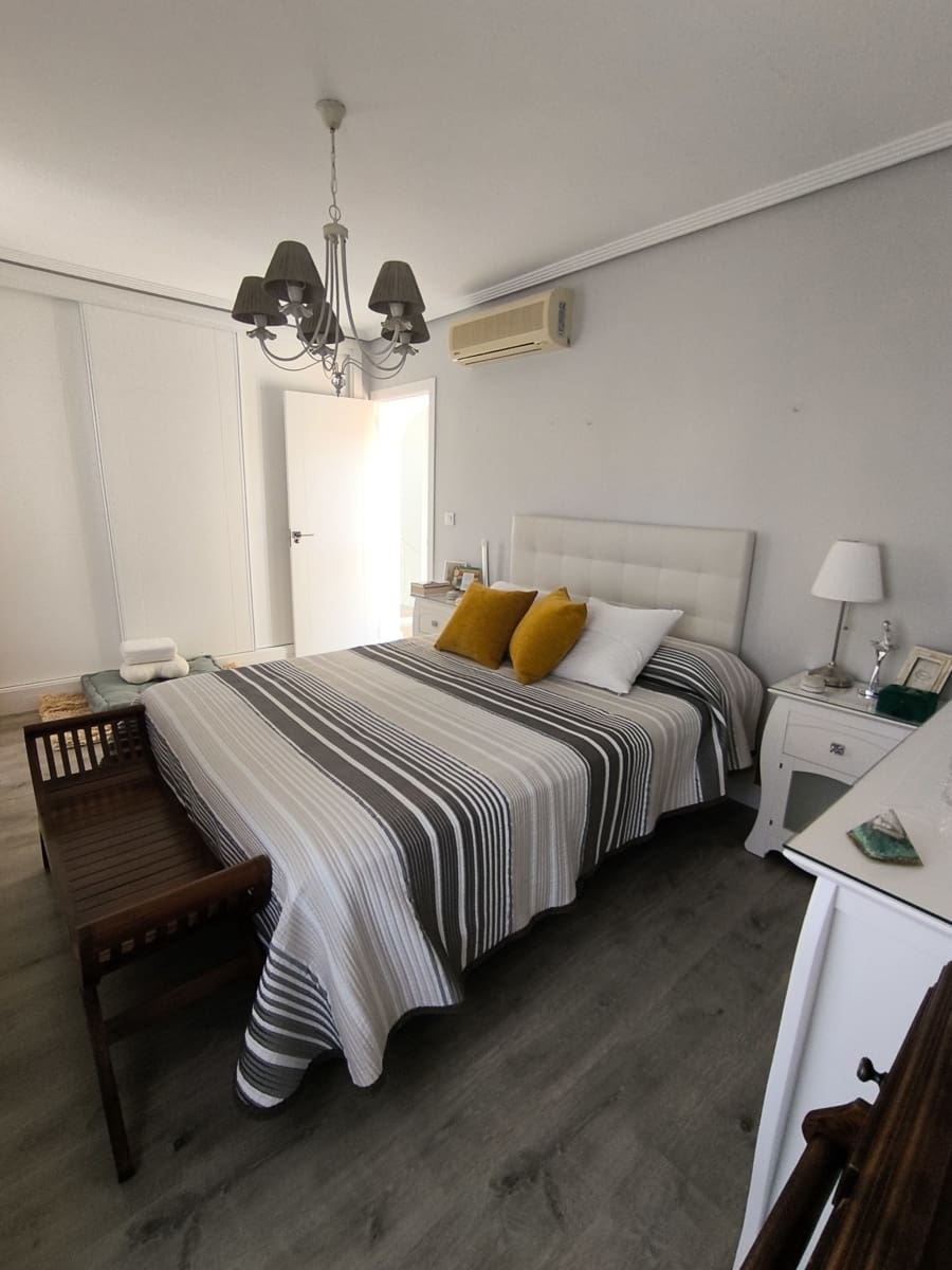 4 Zimmer Reihenhaus zu verkaufen in Chiclana de la Frontera mit Garage - 339.000 € (Ref: 9987282)