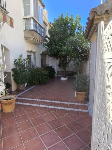 Adosado de 4 habitaciones en Chiclana de la Frontera en venta con garaje - 339.000 € (Ref: 9987282)