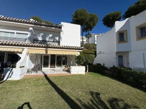 3 chambre Villa/Maison Semi-Mitoyenne à vendre à Mijas Costa avec piscine garage - 575 000 € (Ref: 10005915)