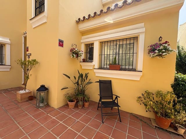 Pareado de 3 habitaciones en Mijas Costa, Mijas en venta con piscina garaje - 625.000 € (Ref: 10007148)