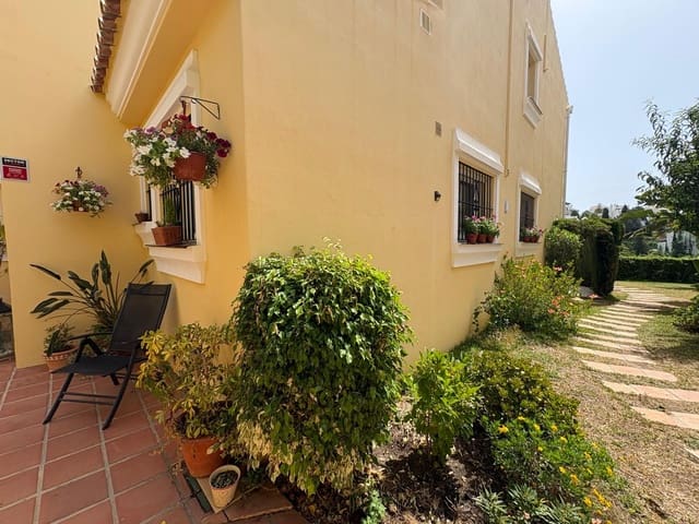 Pareado de 3 habitaciones en Mijas Costa, Mijas en venta con piscina garaje - 625.000 € (Ref: 10007148)